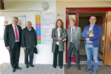 L’assessore Florian Mussner, Iaco Ploner, Edith Ploner, Roland Verra e Felix Ploner (Foto: USP/San)