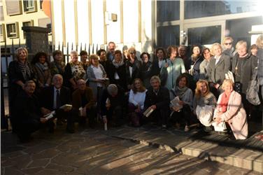 Foto di gruppo per i pensionati del settore scuola festeggiati al Convitto Damiano Chiesta