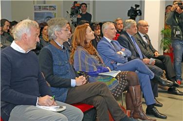 Al convegno sull'omicidio stradale, da sx a dx: Stöhr, Dorfer, Avesani, Morandell, assessore Mussner e il direttore di Dipartimento Valentino Pagani (FOTO: USP/A.Schrott)