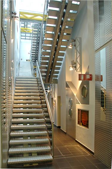 Restare a scuola: approvato un bando FSE per progetti contro la dispersione scolastica