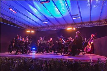 Esibizione di musicisti della Haydn in piazza Tribunale - Foto: UDP/Oskar Verant