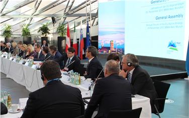 Il presidente Arno Kompatscher durante i lavori dell'assemblea Foto Usp