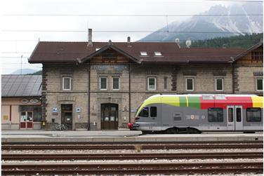 La stazione ferroviaria di San Candido: da qui partono gli autobus che collegano l'Alta Pusteria con il Cadore (Foto USP)