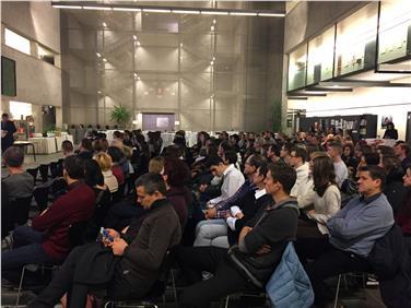 Un momento della premiazione alle Professionali di via Roma Foto uso