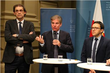 Da sinistra il rettore Paolo Lugli, il presidente della Lub, Konrad Bergmeister e l'assessore Christian Tommasini Foto Usp