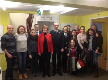 In un centro di transito per richiedenti asilo a Davos, delegazione altoatesina a confronto con esperienze del Canton Grigioni e della Svizzera (Foto: USP)