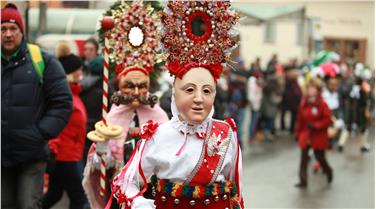 Una delle tradizionali maschere della Fasnacht di Imst