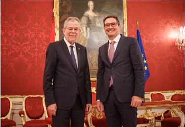 Incontro a Hofburg: Alexander Van der Bellen e Arno Kompatscher (Foto USP/Holzer)