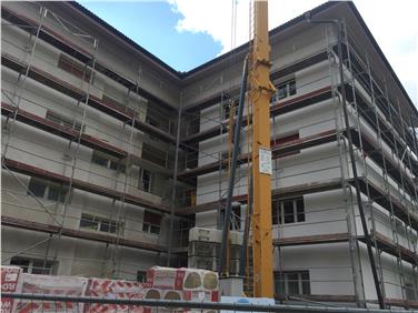 Il condominio Michael Pacher 15-17 a Brunico dopo il risanamento ha ragiunto la riduzione di oltre il 40% del consumo energetico, prima di 150mila KWh all’anno (Foto: Ufficio risparmio energetico)