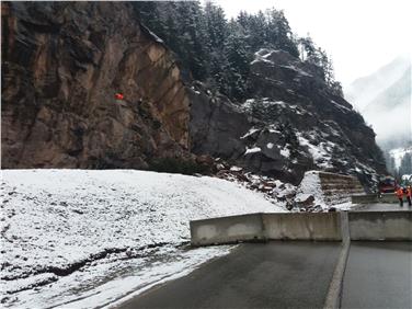 Riapertura parziale per la strada della Val Gardena dopo la frana (Foto USP/Servizio strade)