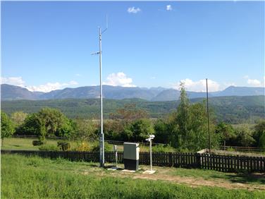 Freddo e bagnato: così è stato il mese di marzo secondo le stazioni meteo come quella di Caldaro (Foto USP/Servizio meteo)