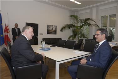 Il colloquio tra Arno Kompatscher e Karl-Heinz Lambertz (Foto USP/Barbara Franzelin)