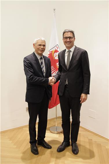 Helmuth Sinn con il presidente della Provincia, Arno Kompatscher (Foto USP/mac)