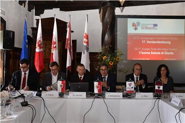 La Giunta dell'Euregio al lavoro a Castel Presule Foto Usp/ Seehauser