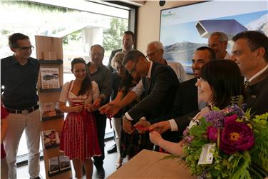 Il taglio del nastro per la nuova struttura a San Leonardo. Foto: USP